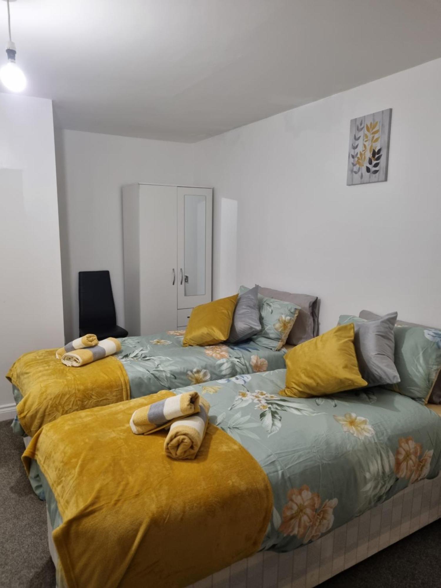 Deluxe Apartment Sleeps Up To 6 Leicester Kültér fotó